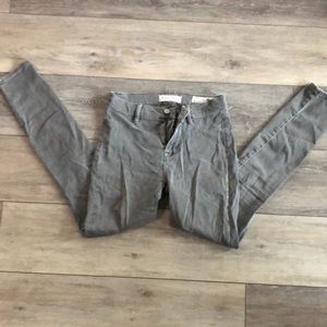 Bullhead Denim Co. - Gray Skinny Jeans
